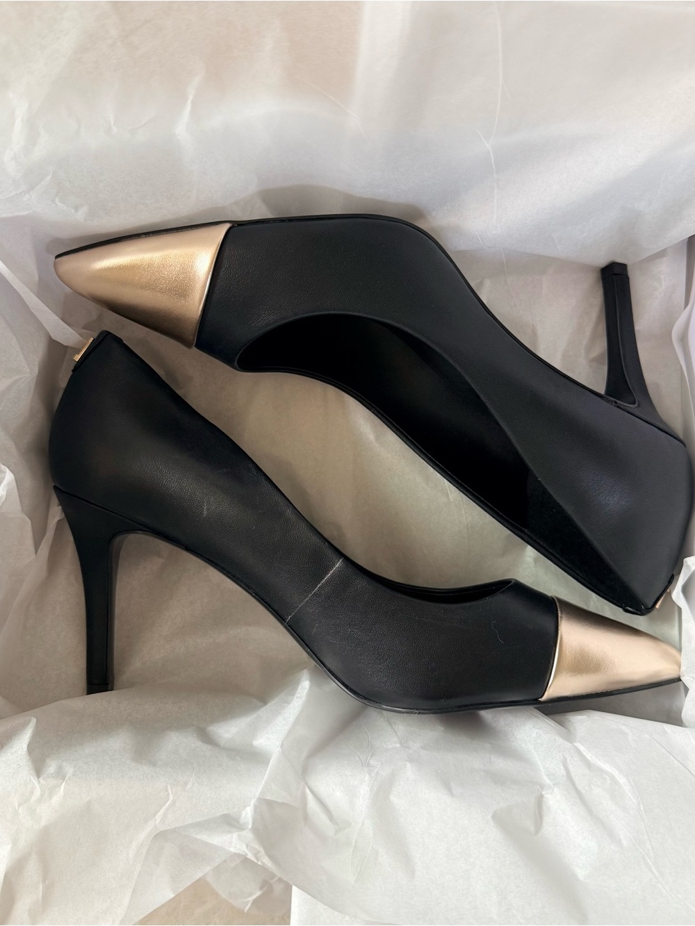 Karl Lagerfeld Paris Rialto Leather Metallic Pointed-Toe Pumps Size 9 (NWOB)